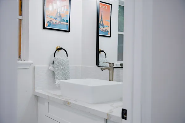 $379,000 | 1719 Wagon Gap Trail, Houston, TX 77090