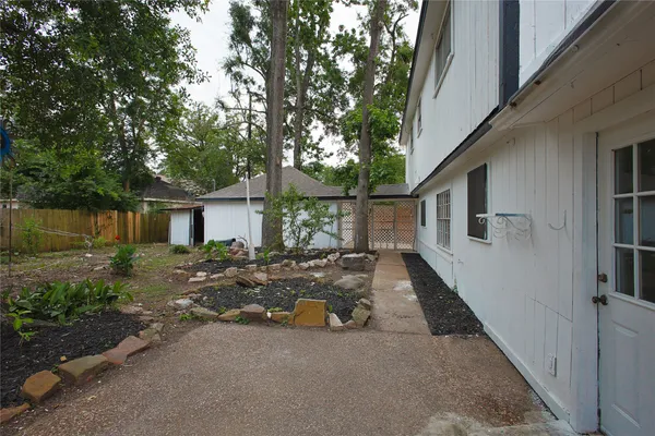 $379,000 | 1719 Wagon Gap Trail, Houston, TX 77090