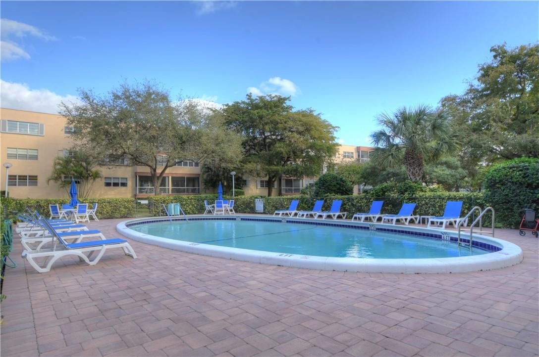 6731 Cypress Road, Unit 202 Plantation, FL 33317 - Photo 29 of 34 Photo 29