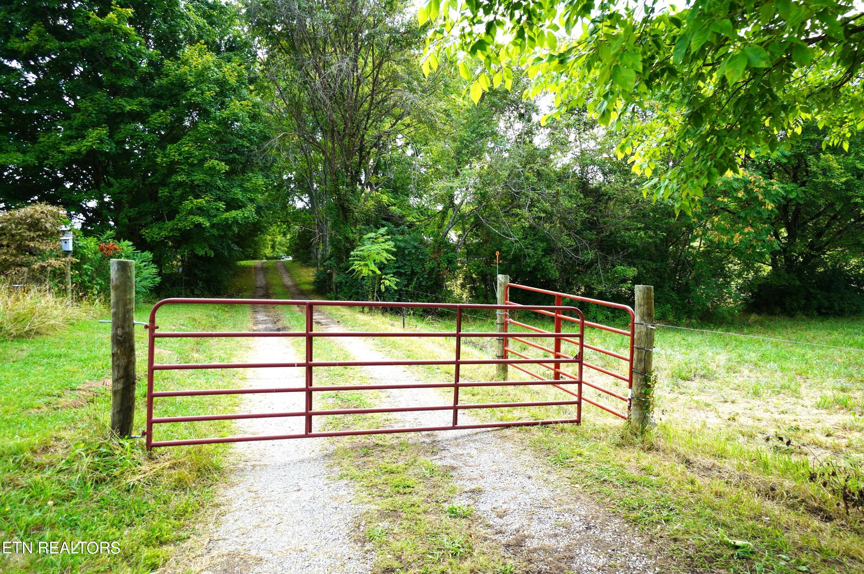 1271 Sager Road Dandridge, TN 37725 - Photo 5 of 41 1271 sager rd (10)