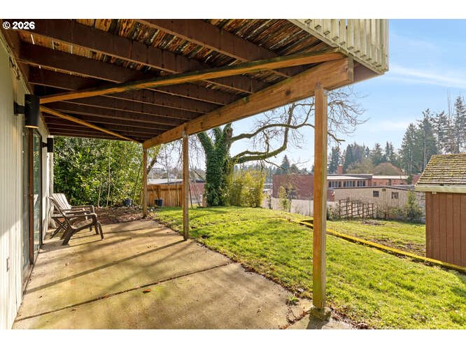 2738 Southwest Moss Street Portland, OR 97219 - Photo 31 of 46