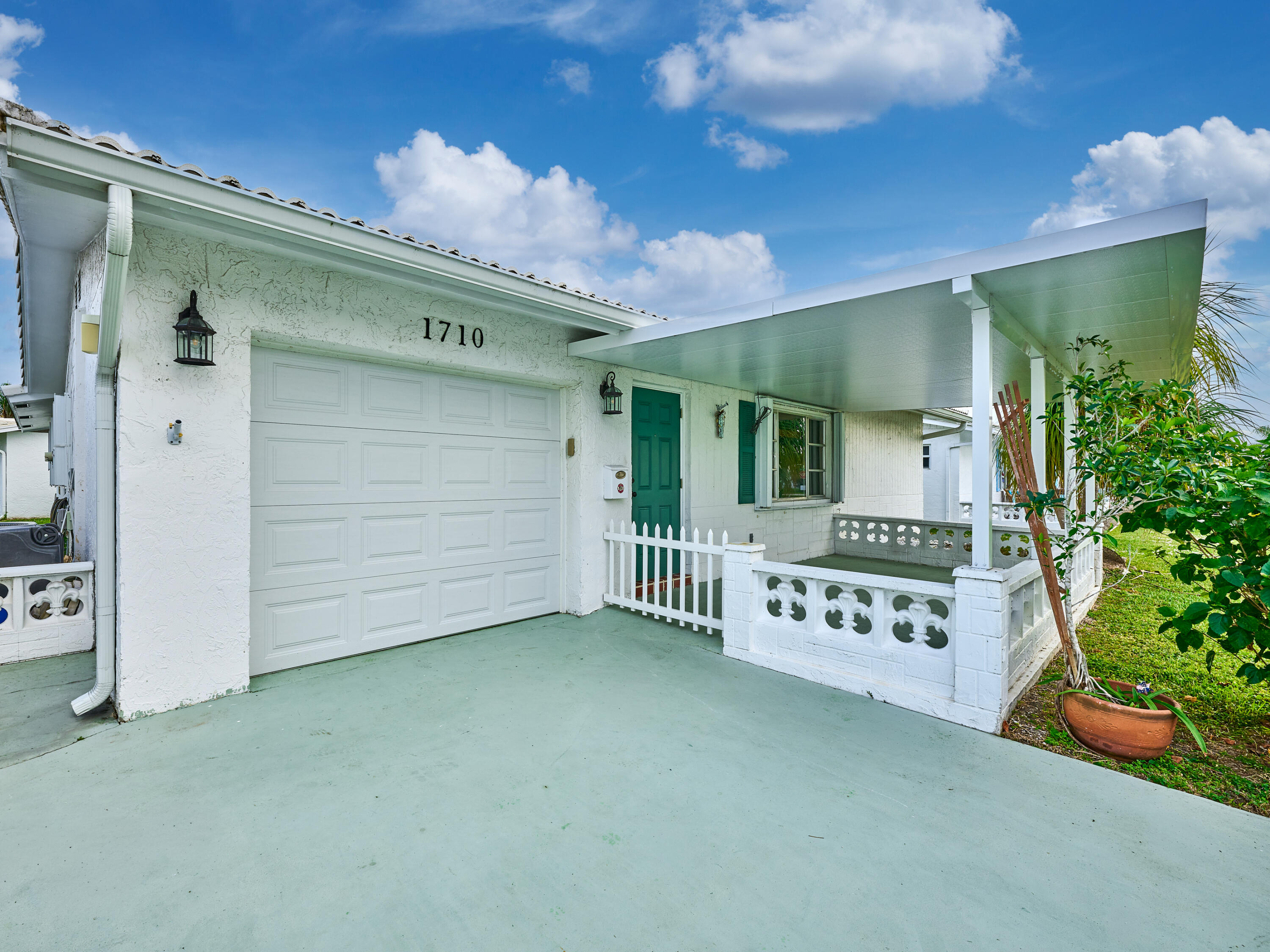 1710 Southwest 22nd Street Boynton Beach, FL 33426 - Photo 3 of 81 Entry