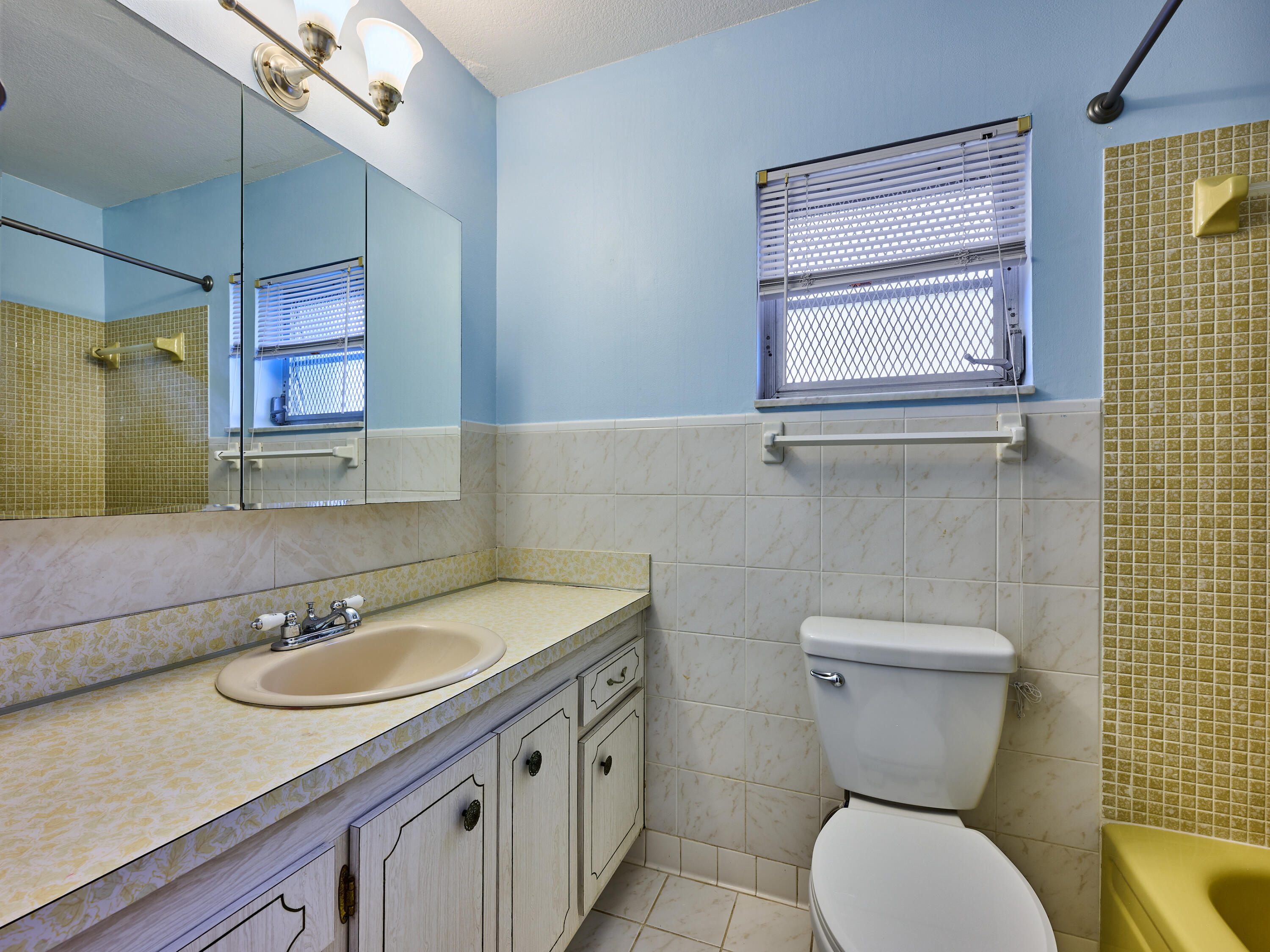 1710 Southwest 22nd Street Boynton Beach, FL 33426 - Photo 39 of 81 2nd Bath