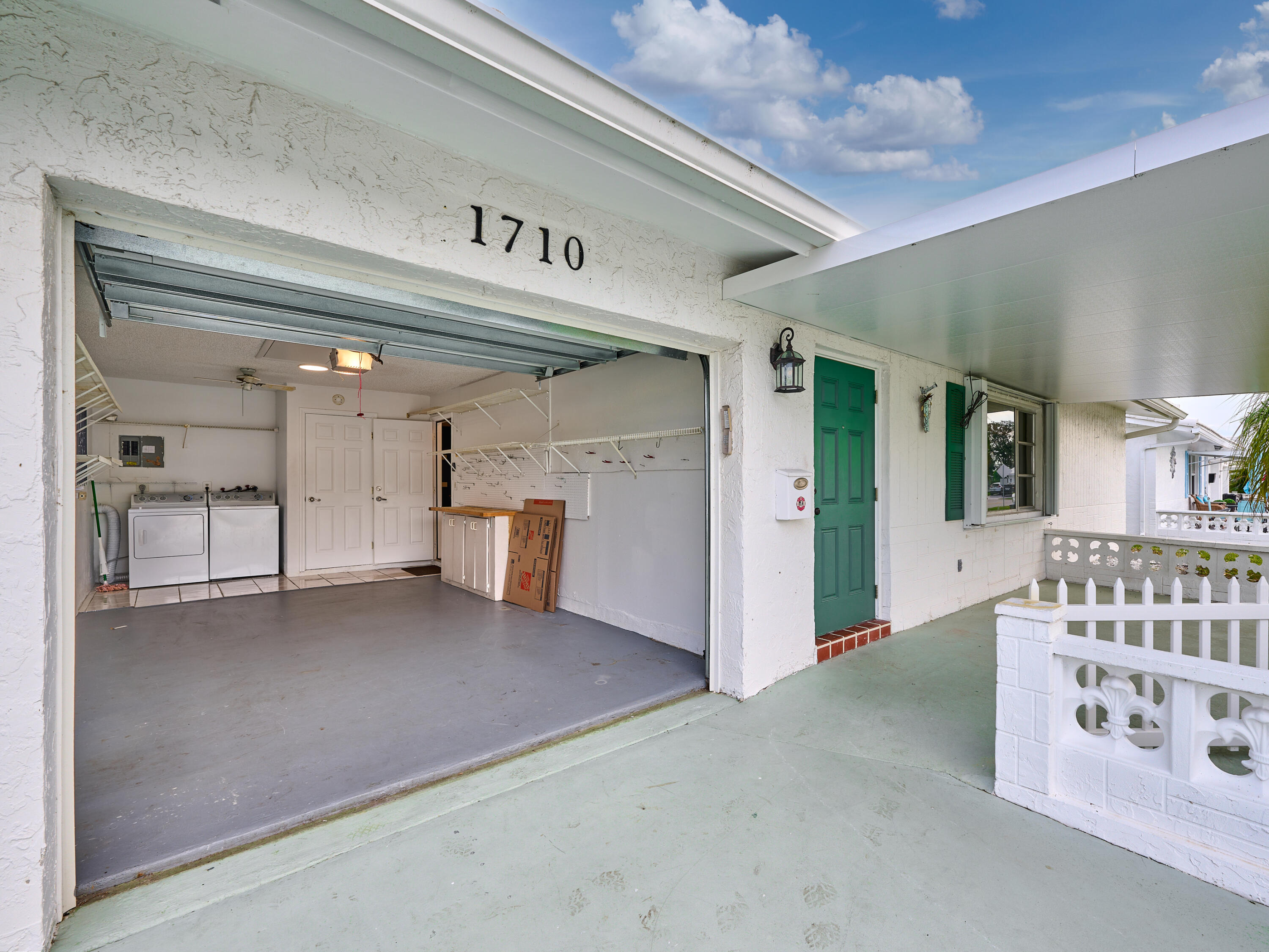 1710 Southwest 22nd Street Boynton Beach, FL 33426 - Photo 4 of 81 1 car garage