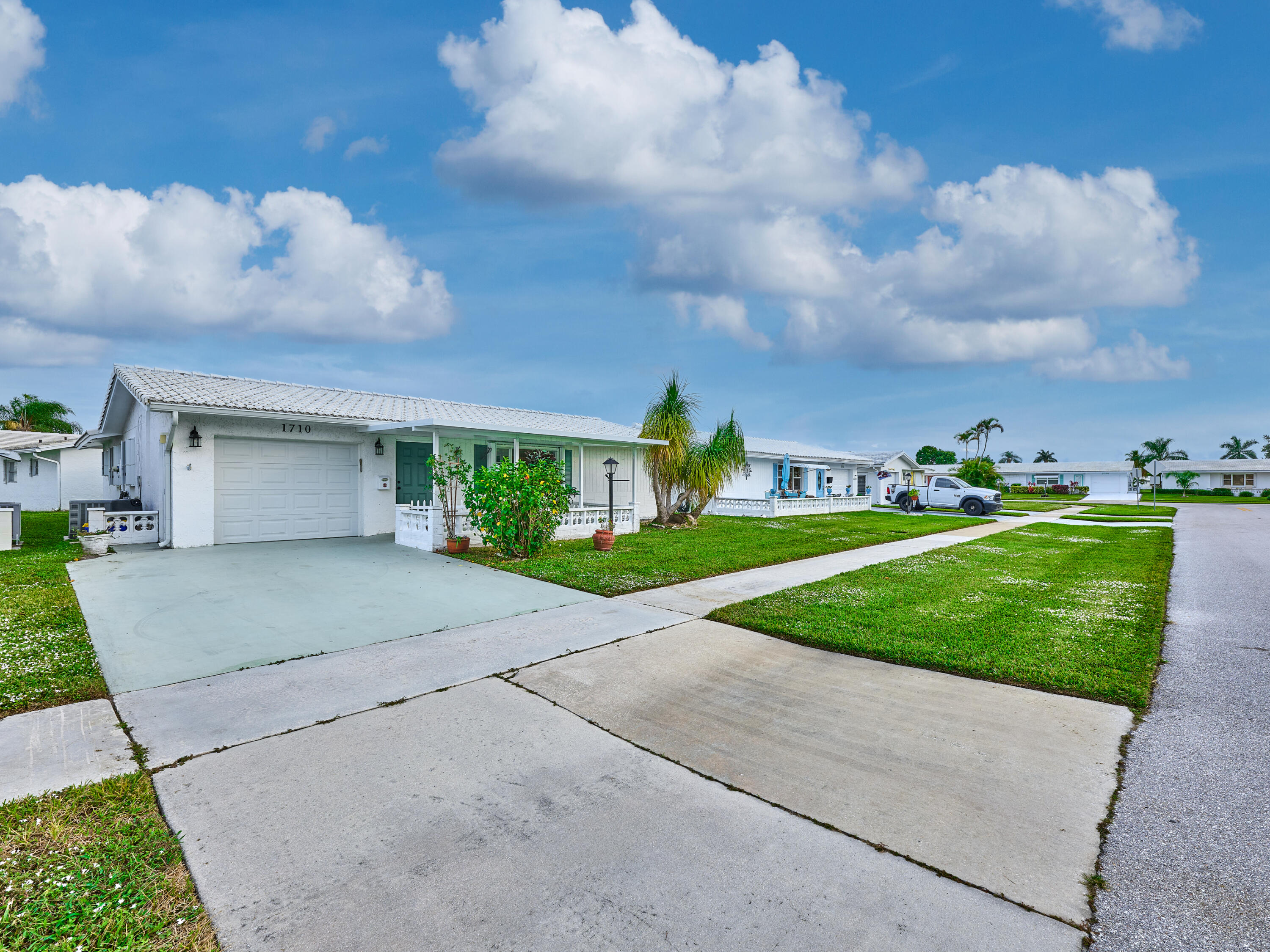 1710 Southwest 22nd Street Boynton Beach, FL 33426 - Photo 6 of 81 Front