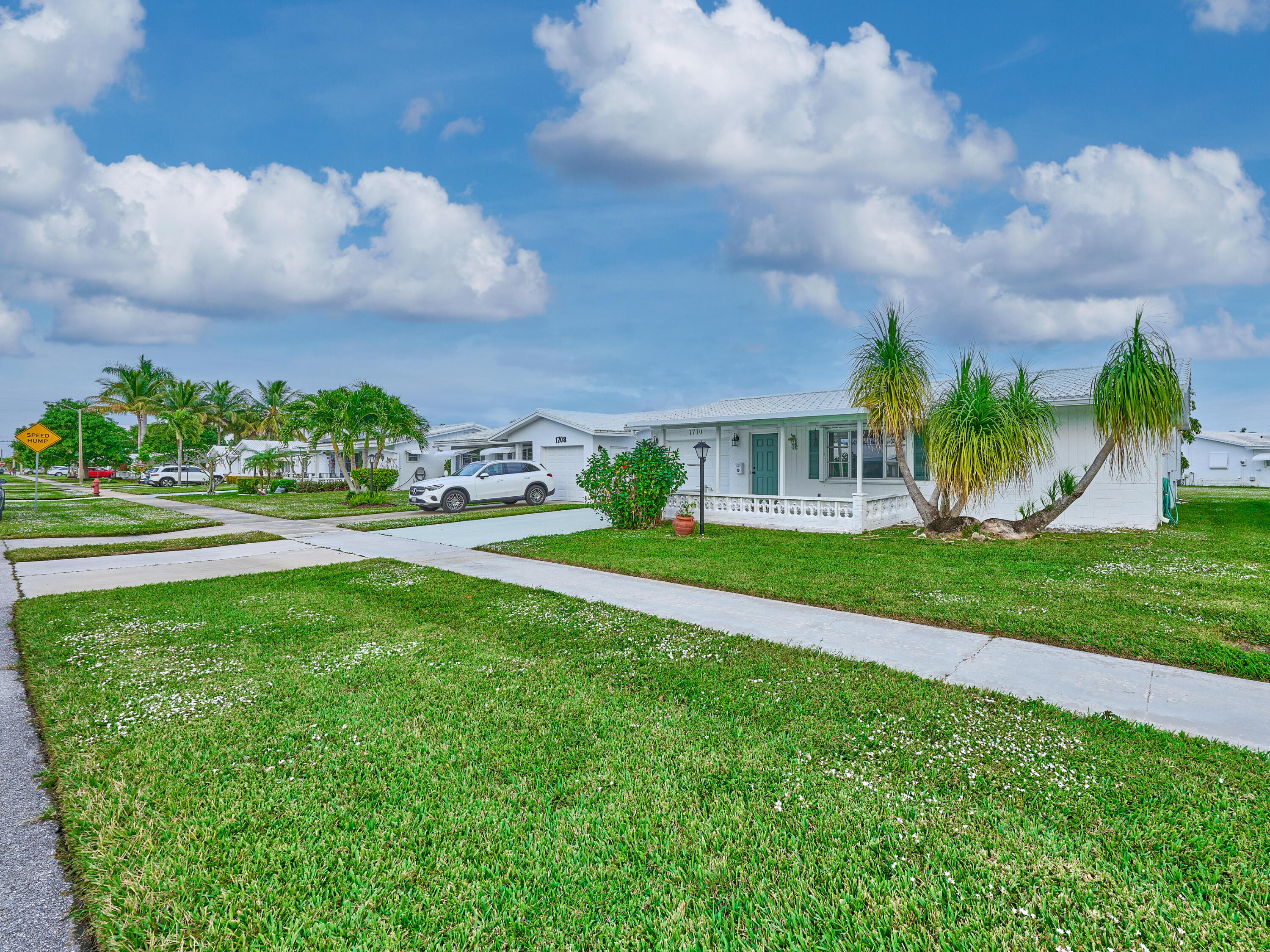1710 Southwest 22nd Street Boynton Beach, FL 33426 - Photo 8 of 81 Front