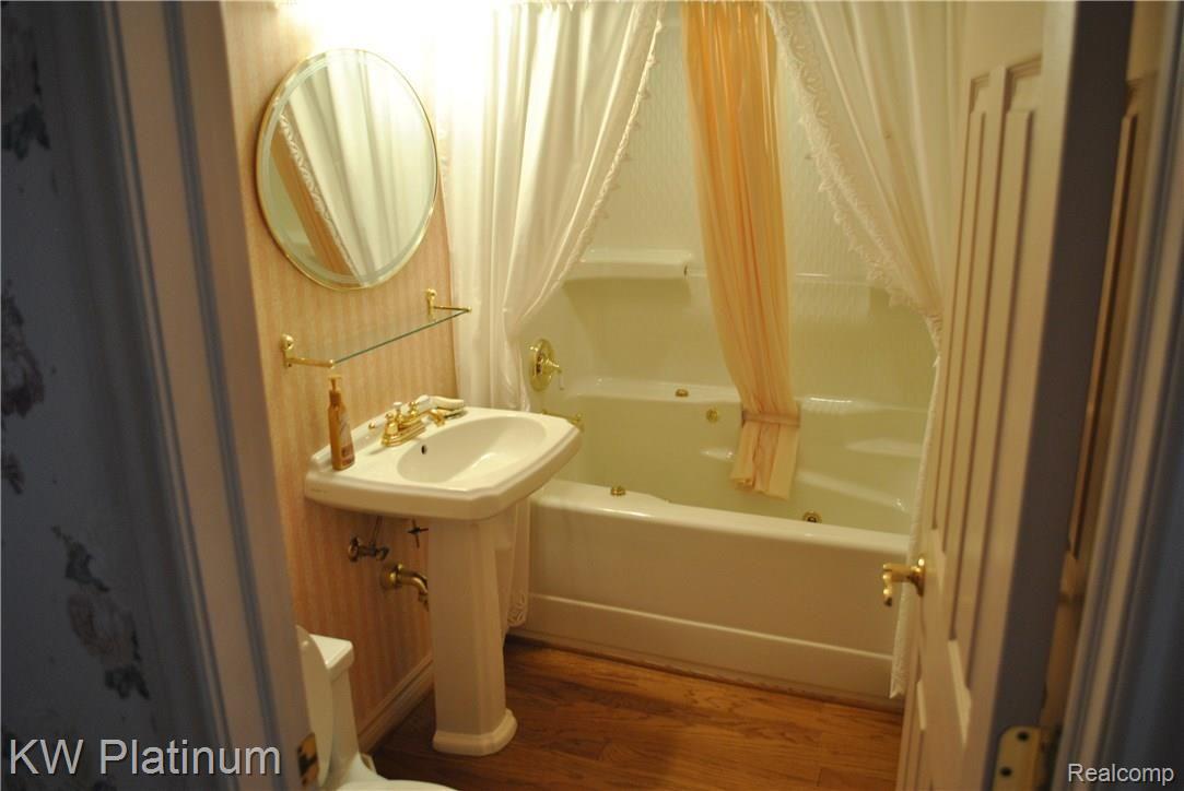 1001 River Road St. Clair, MI 48079 - Photo 24 of 56 DSC_0100.JPG