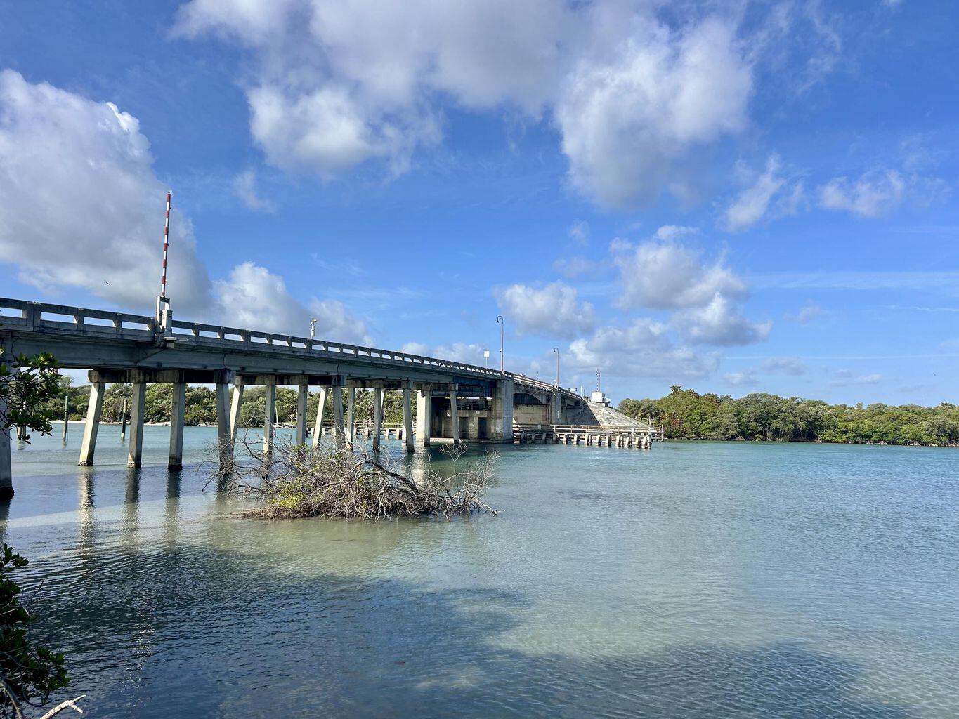 331 Tequesta Drive, Unit 216 Tequesta, FL 33469 - Photo 22 of 37 21- 331 Tequesta Dr 216