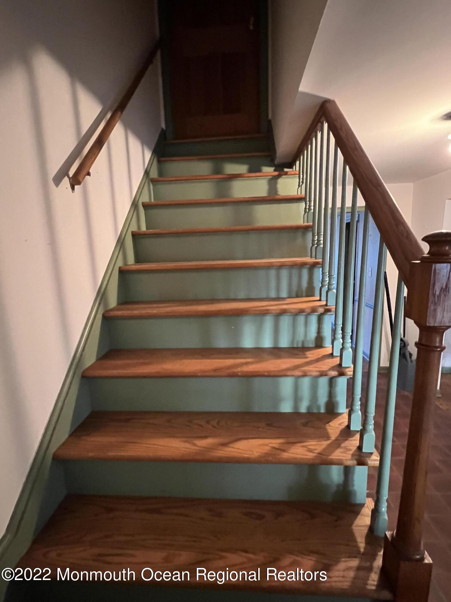 6 Rosedale Terrace Holmdel, NJ 07733 - Photo 16 of 33 Stairs
