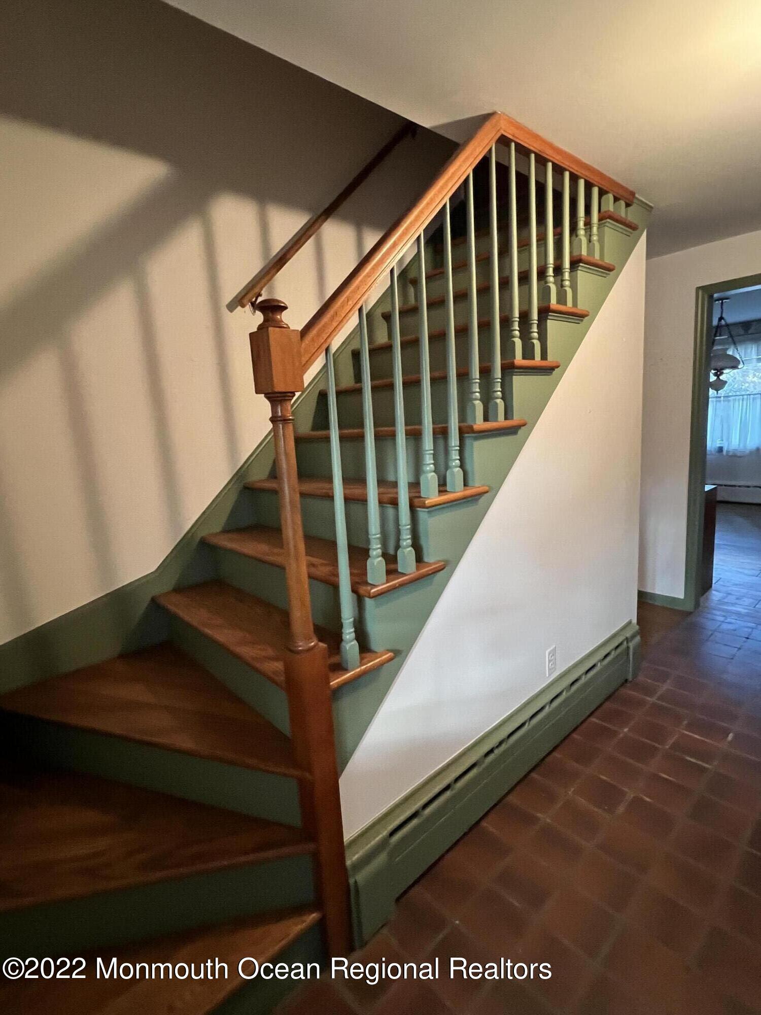 6 Rosedale Terrace Holmdel, NJ 07733 - Photo 17 of 33 Stairs