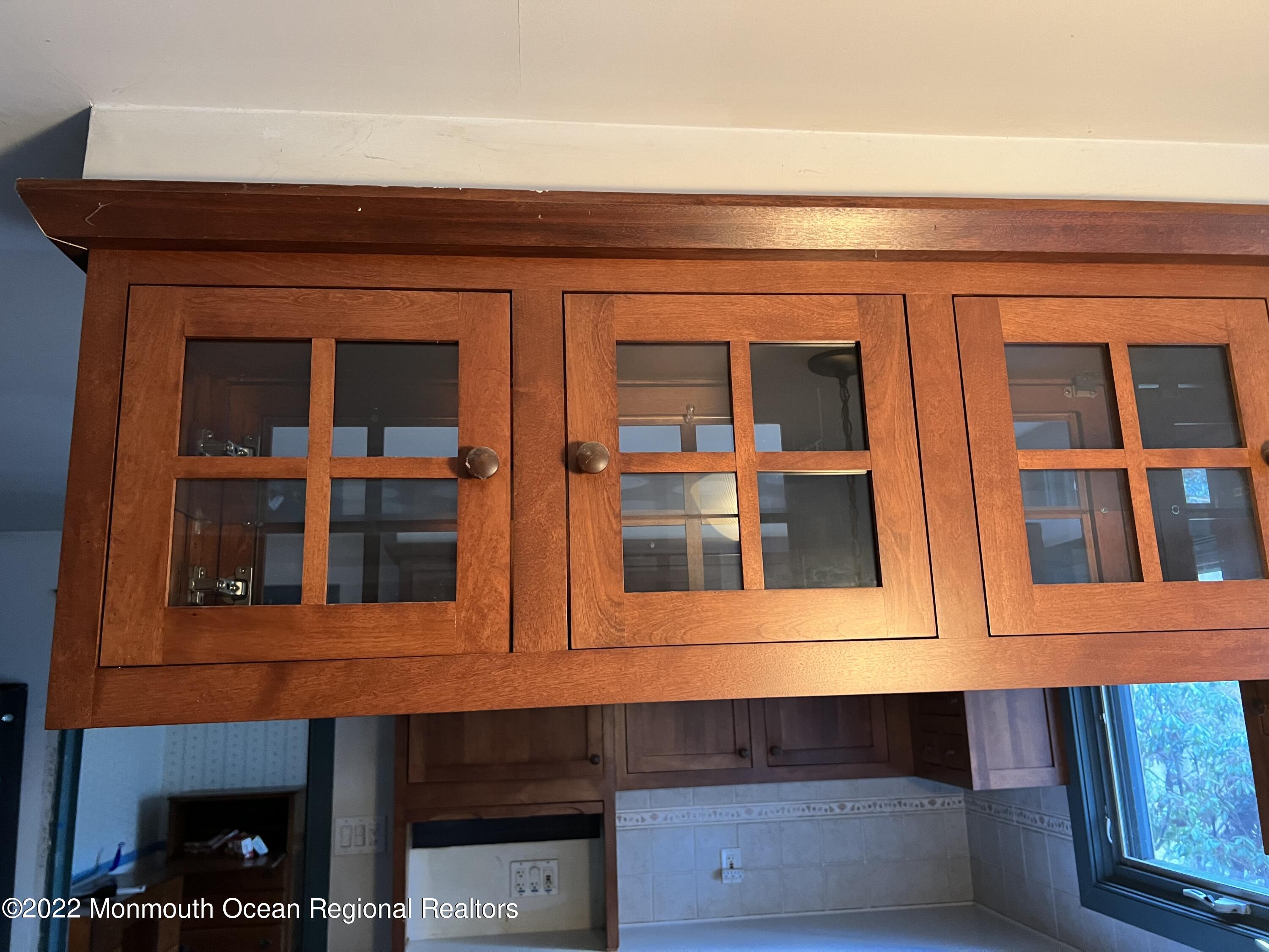 6 Rosedale Terrace Holmdel, NJ 07733 - Photo 8 of 33 Cabinets