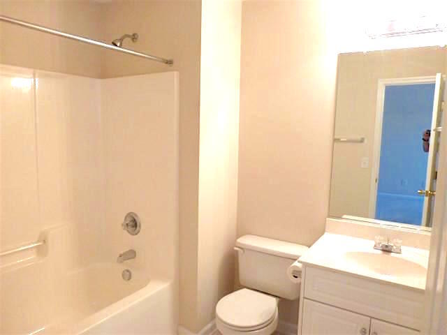 237 Lynbrook Way Grovetown, GA 30813 - Photo 8 of 13 GUEST BATH