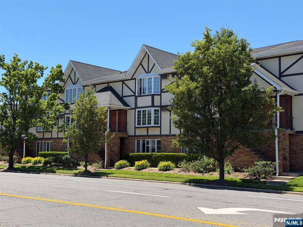 33 Henry Place, Unit B4 Hackensack, NJ 07601 - Photo 36 of 36