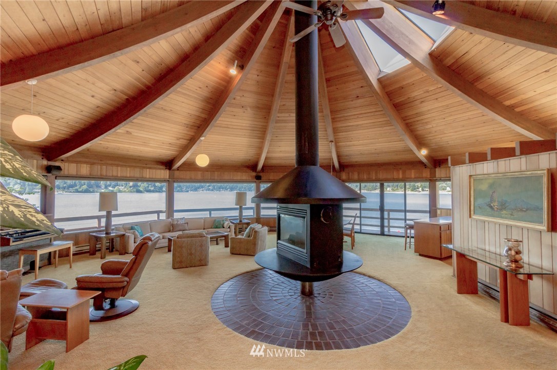 22811 Kingsbury Road Southwest Vashon, WA 98070 - Photo 12 of 25 Gallery Image 12