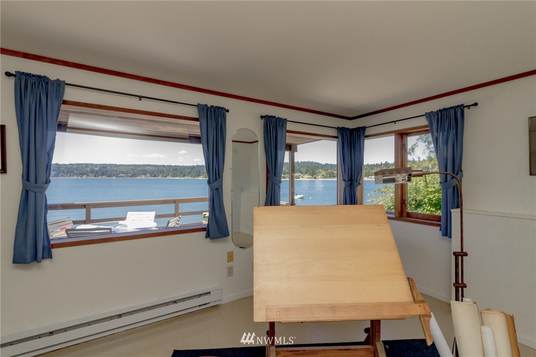 22811 Kingsbury Road Southwest Vashon, WA 98070 - Photo 20 of 25 Gallery Image 20