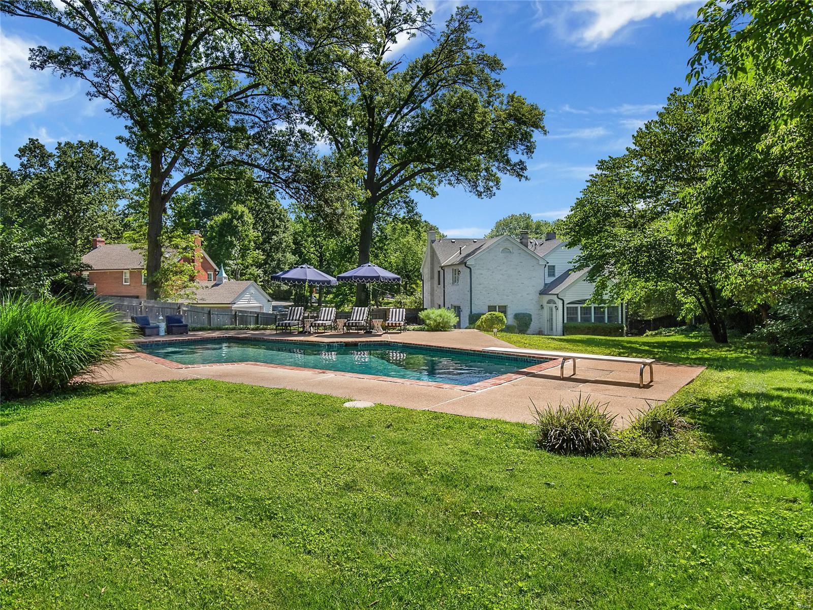 1289 Lay Road Ladue, MO 63124 - Photo 35 of 38