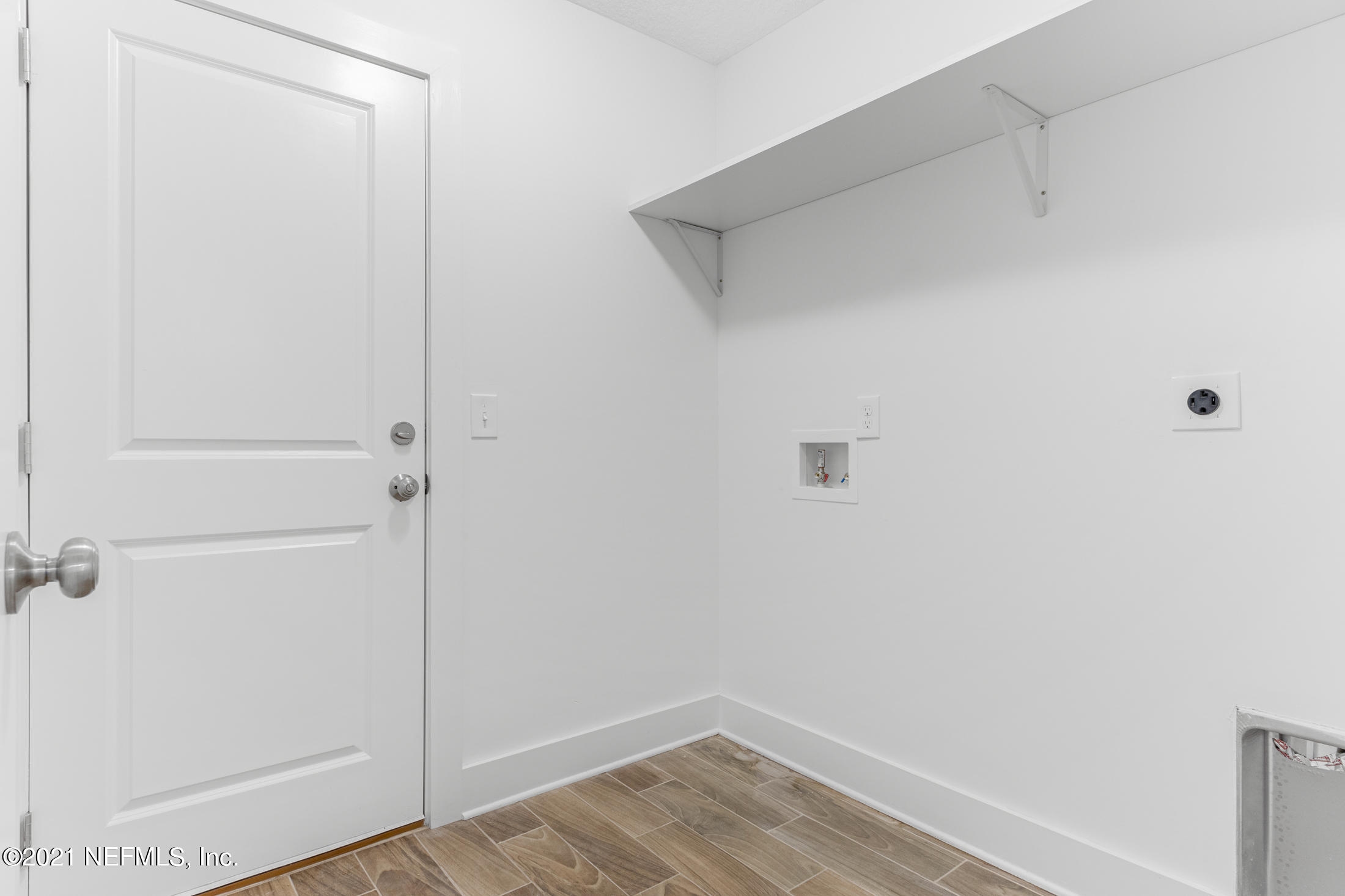 528 Meteor Street Jacksonville, FL 32205 - Photo 28 of 34 a view of a small space
