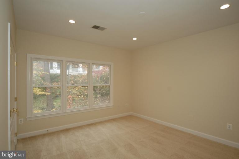 5400 Mohican Road Bethesda, MD 20816 - Photo 12 of 30 Bedroom