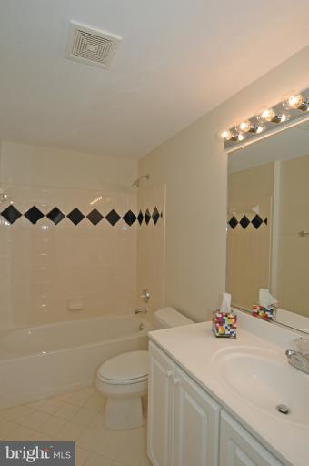 5400 Mohican Road Bethesda, MD 20816 - Photo 14 of 30 Bath