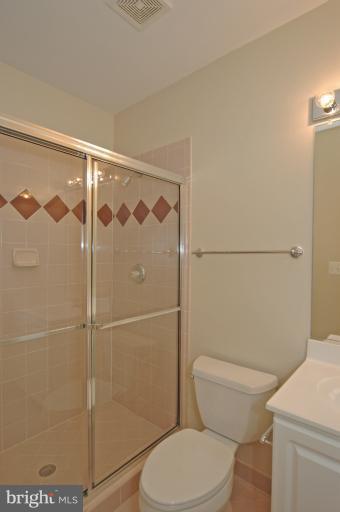 5400 Mohican Road Bethesda, MD 20816 - Photo 17 of 30 Bath