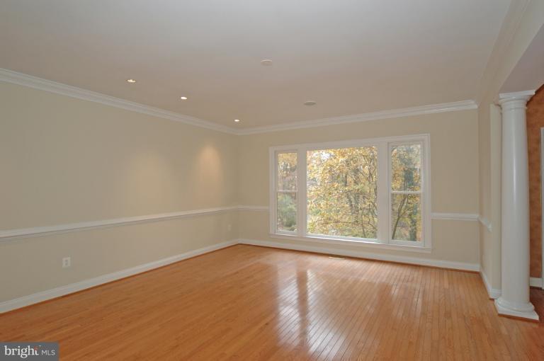 5400 Mohican Road Bethesda, MD 20816 - Photo 3 of 30 Dining Room