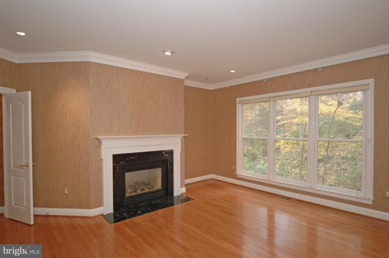5400 Mohican Road Bethesda, MD 20816 - Photo 9 of 30 Den