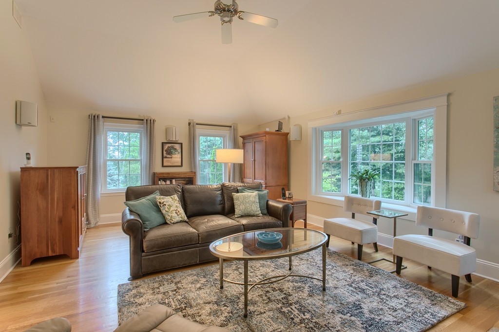 24 Michigan Road Tyngsborough, MA 01879 - Photo 4 of 29 Gallery Image 4