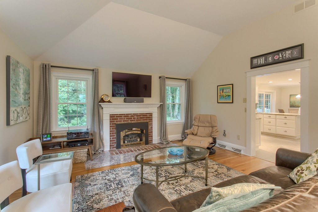 24 Michigan Road Tyngsborough, MA 01879 - Photo 5 of 29 Gallery Image 5