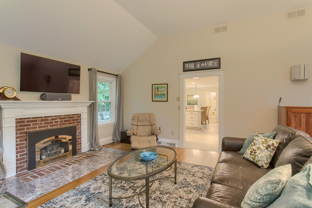 24 Michigan Road Tyngsborough, MA 01879 - Photo 6 of 29 Gallery Image 6