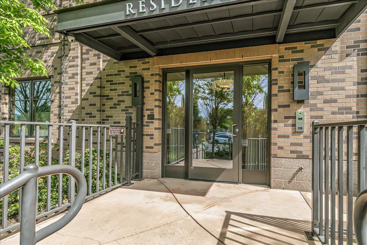 175 Lithia Way, Unit 303 Ashland, OR 97520 - Photo 5 of 44