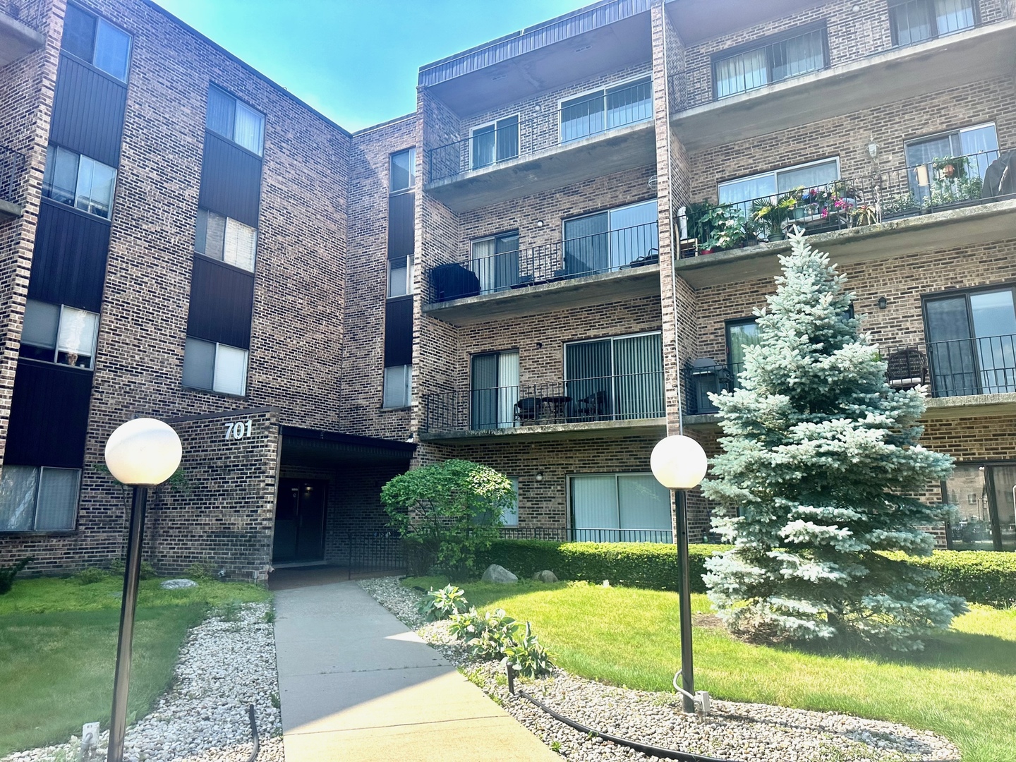 701 West Huntington Commons Road, Unit 409 Mount Prospect, IL 60056 - Photo 1 of 1 Gallery Image 1