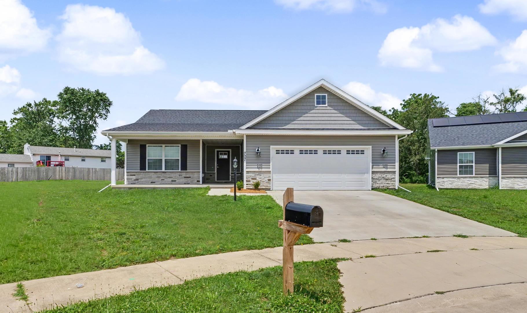 707 North Abbey Road Urbana, IL 61802 - Photo 2 of 31