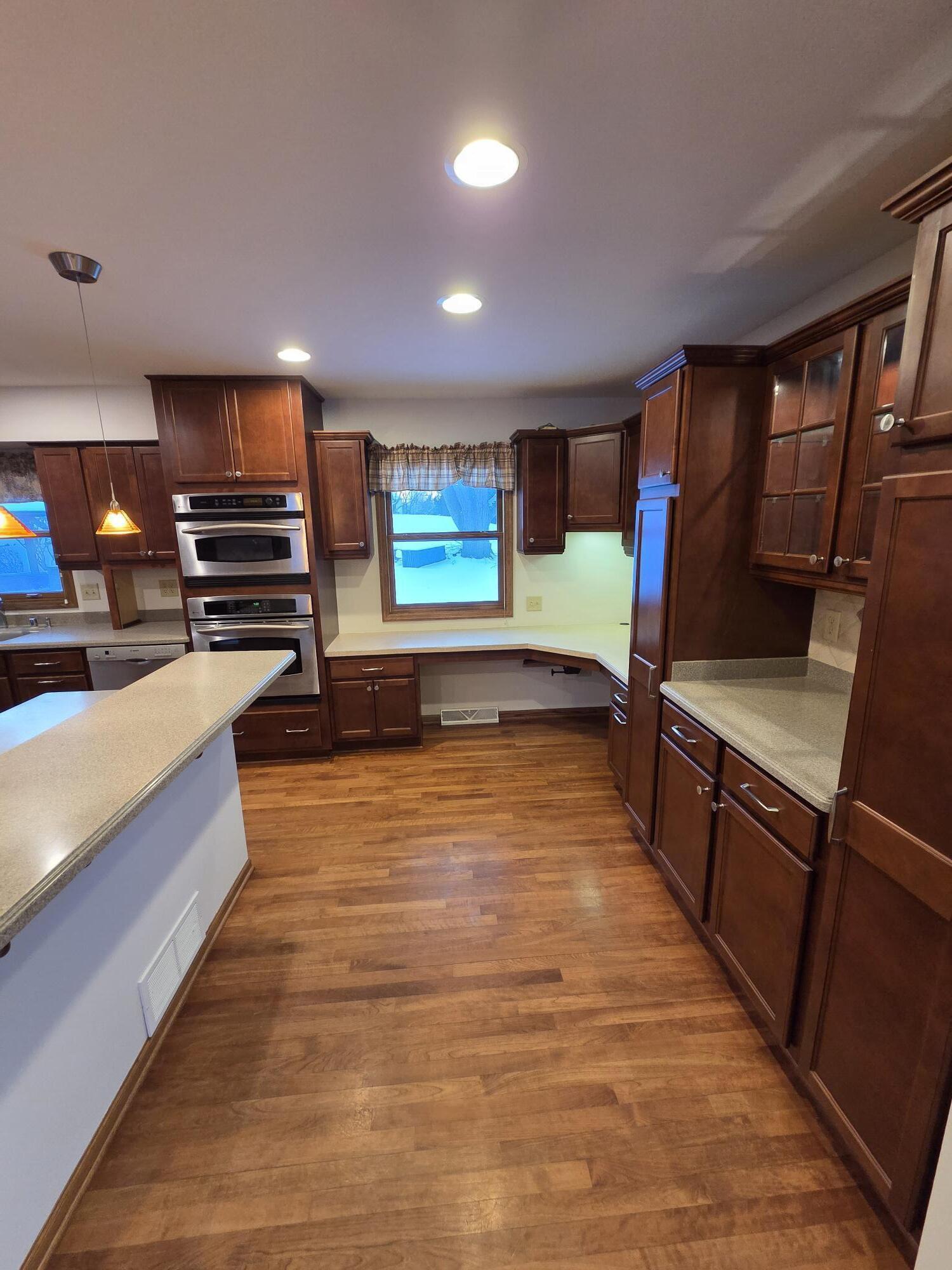 W225S4375 Guthrie Road Waukesha, WI 53189 - Photo 11 of 42 20260122_163949