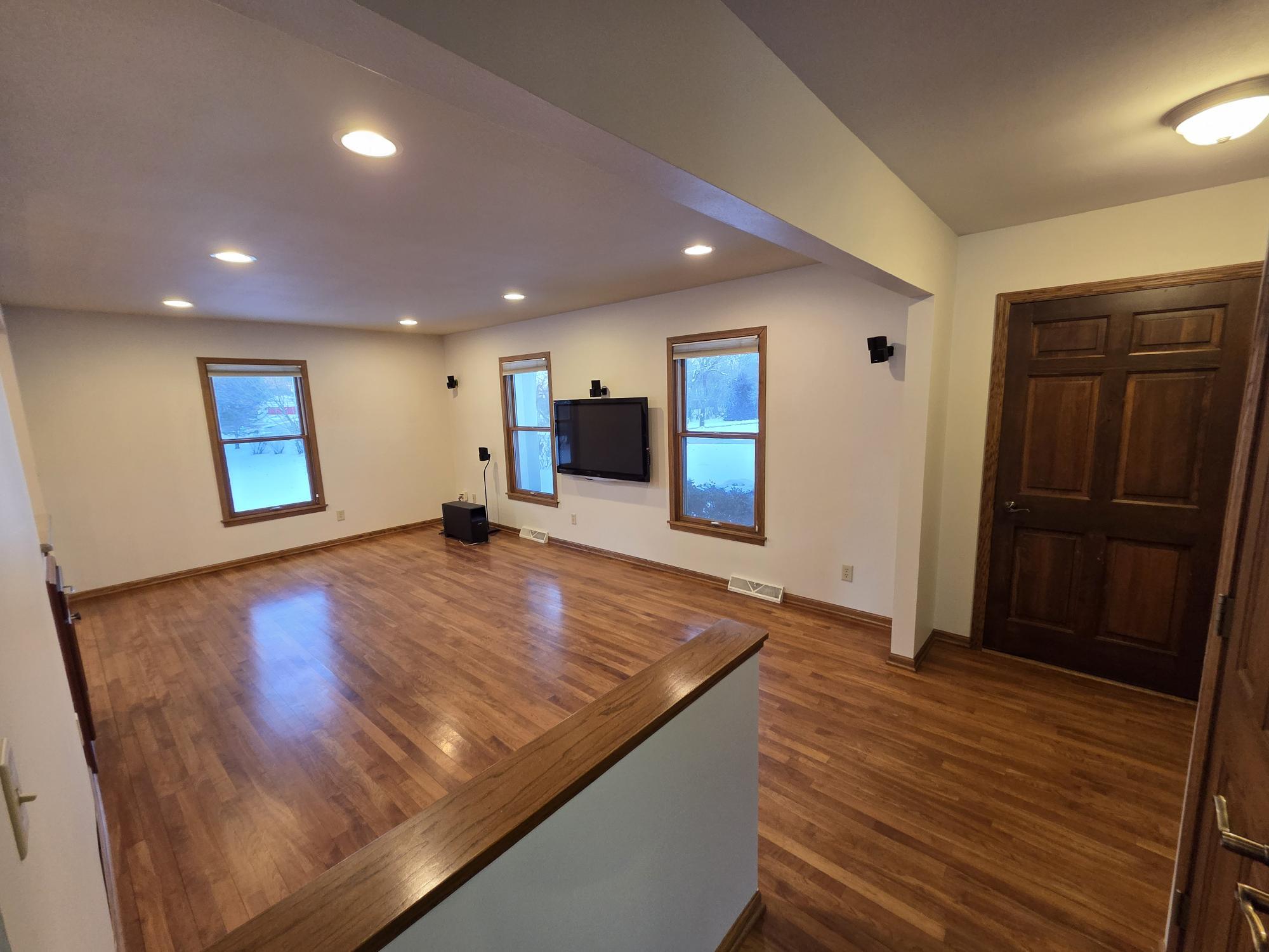 W225S4375 Guthrie Road Waukesha, WI 53189 - Photo 12 of 42 20260122_163356