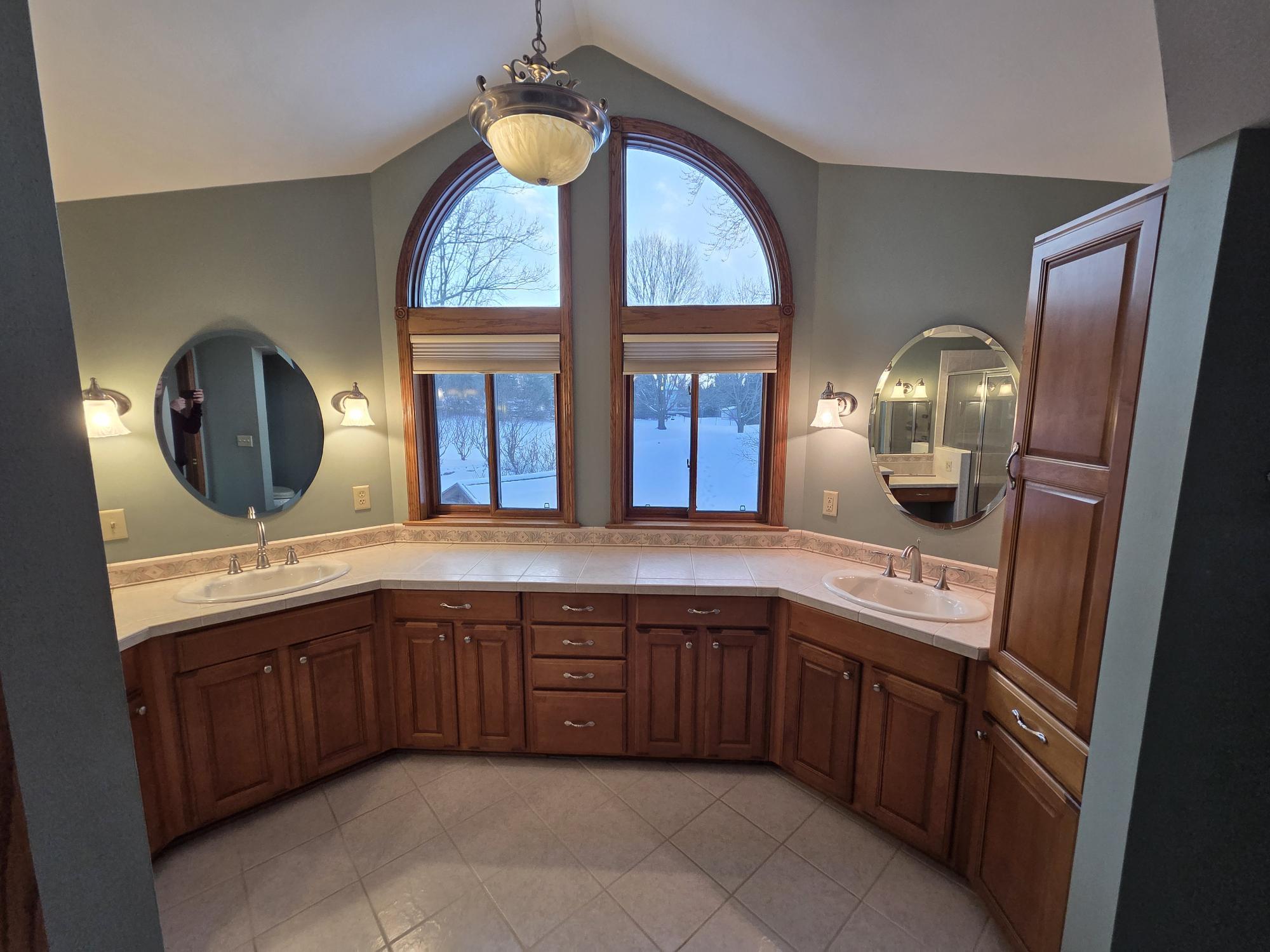 W225S4375 Guthrie Road Waukesha, WI 53189 - Photo 18 of 42 20260122_162746