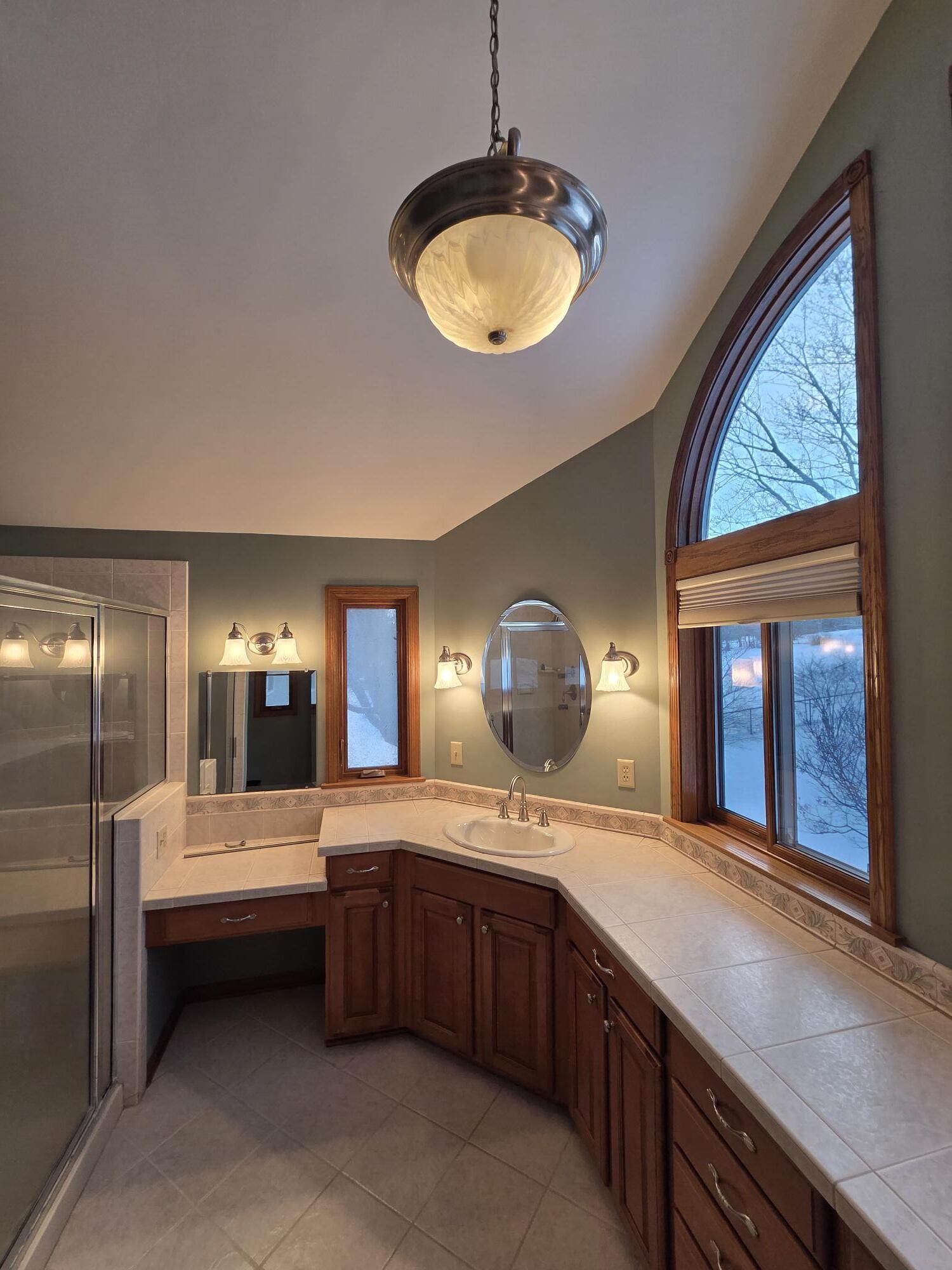 W225S4375 Guthrie Road Waukesha, WI 53189 - Photo 19 of 42 20260122_162804