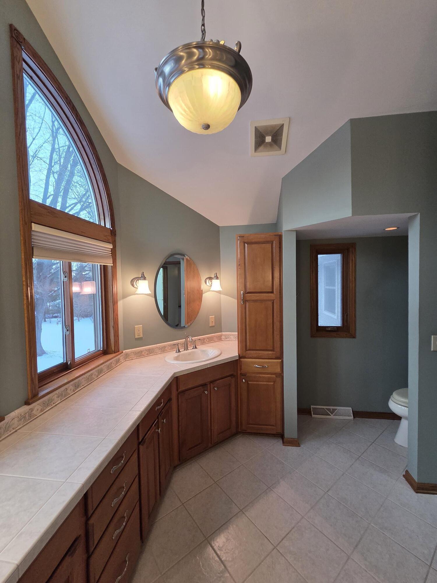 W225S4375 Guthrie Road Waukesha, WI 53189 - Photo 21 of 42 20260122_162844