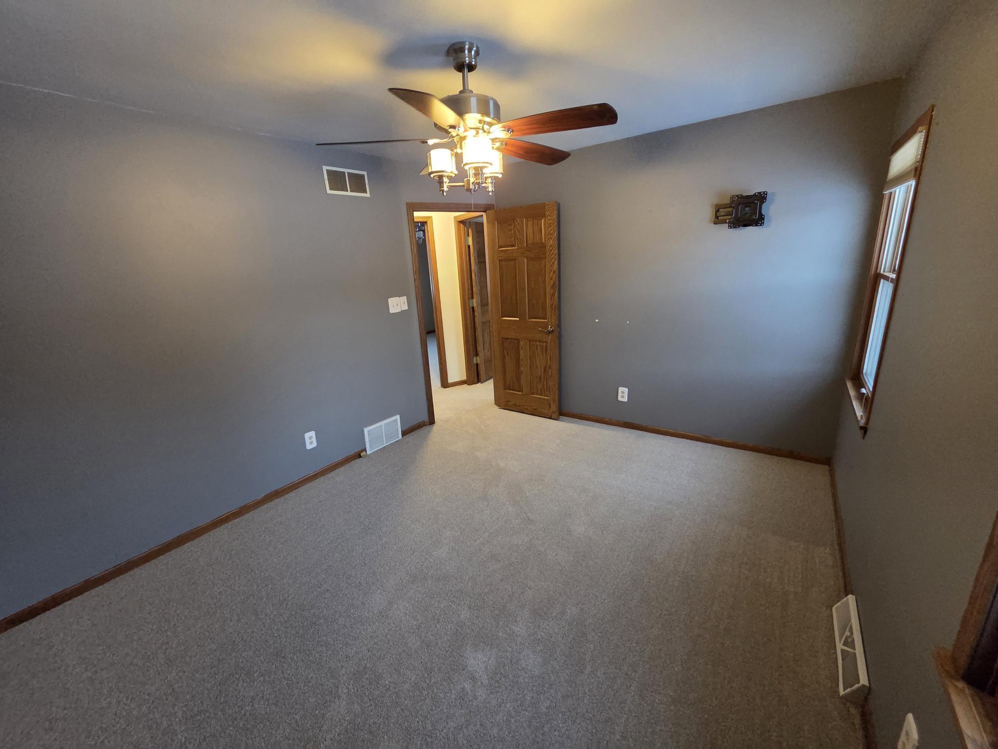 W225S4375 Guthrie Road Waukesha, WI 53189 - Photo 37 of 42 20260122_163113