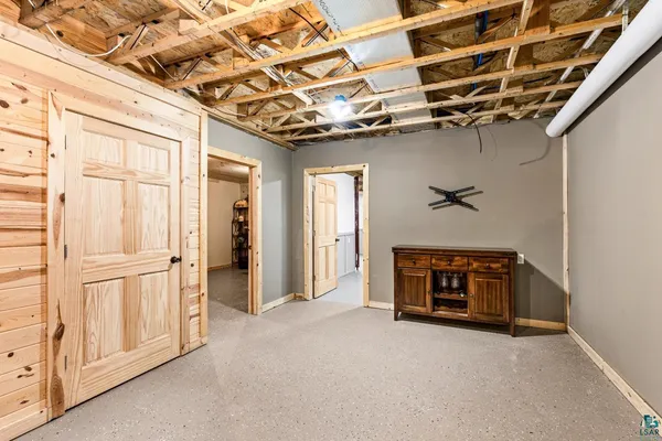 $400,000 | 3647 County Road 103, Barnum, MN 55707