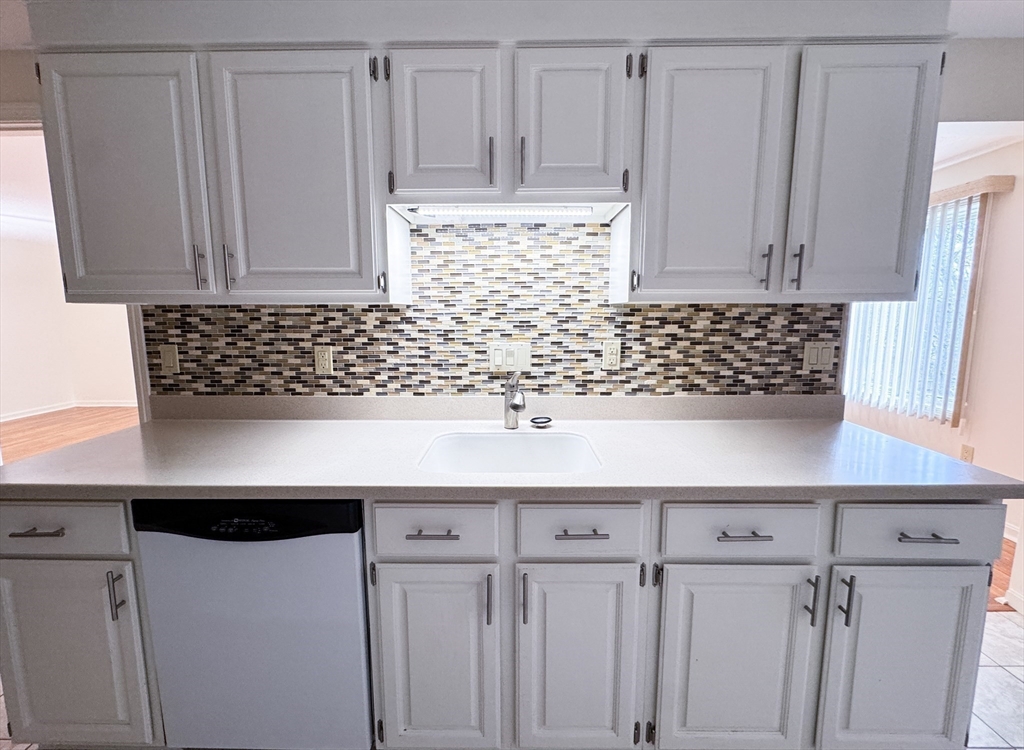 10 Ledgewood Way, Unit 18 Peabody, MA 01960 - Photo 13 of 41