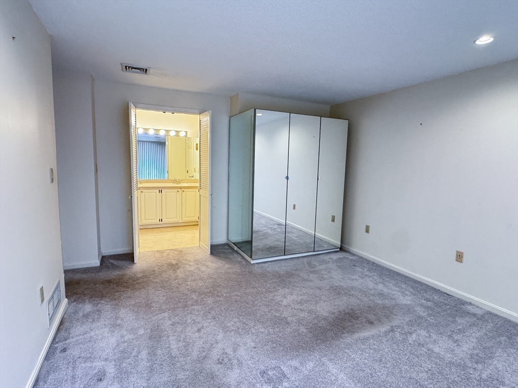 10 Ledgewood Way, Unit 18 Peabody, MA 01960 - Photo 18 of 41