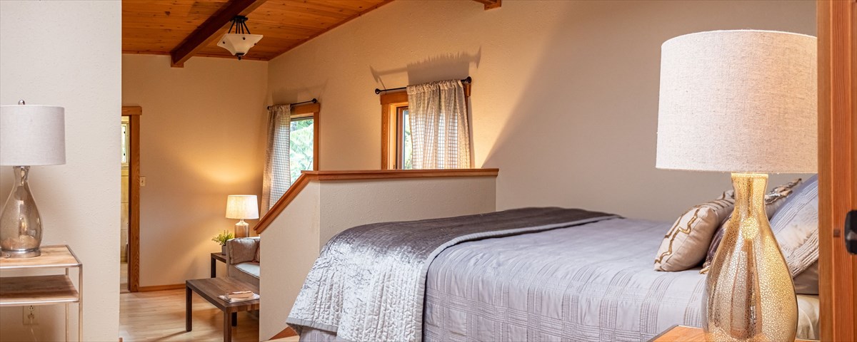 19-4020 Haunani Road Volcano, HI 96785 - Photo 13 of 30 a bedroom with a bed and a window