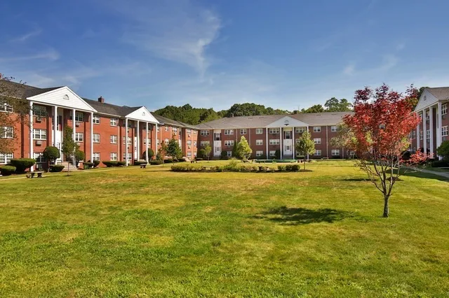 $2,100 | 4 Old Colony Lane, Unit 11, Arlington, MA 02476