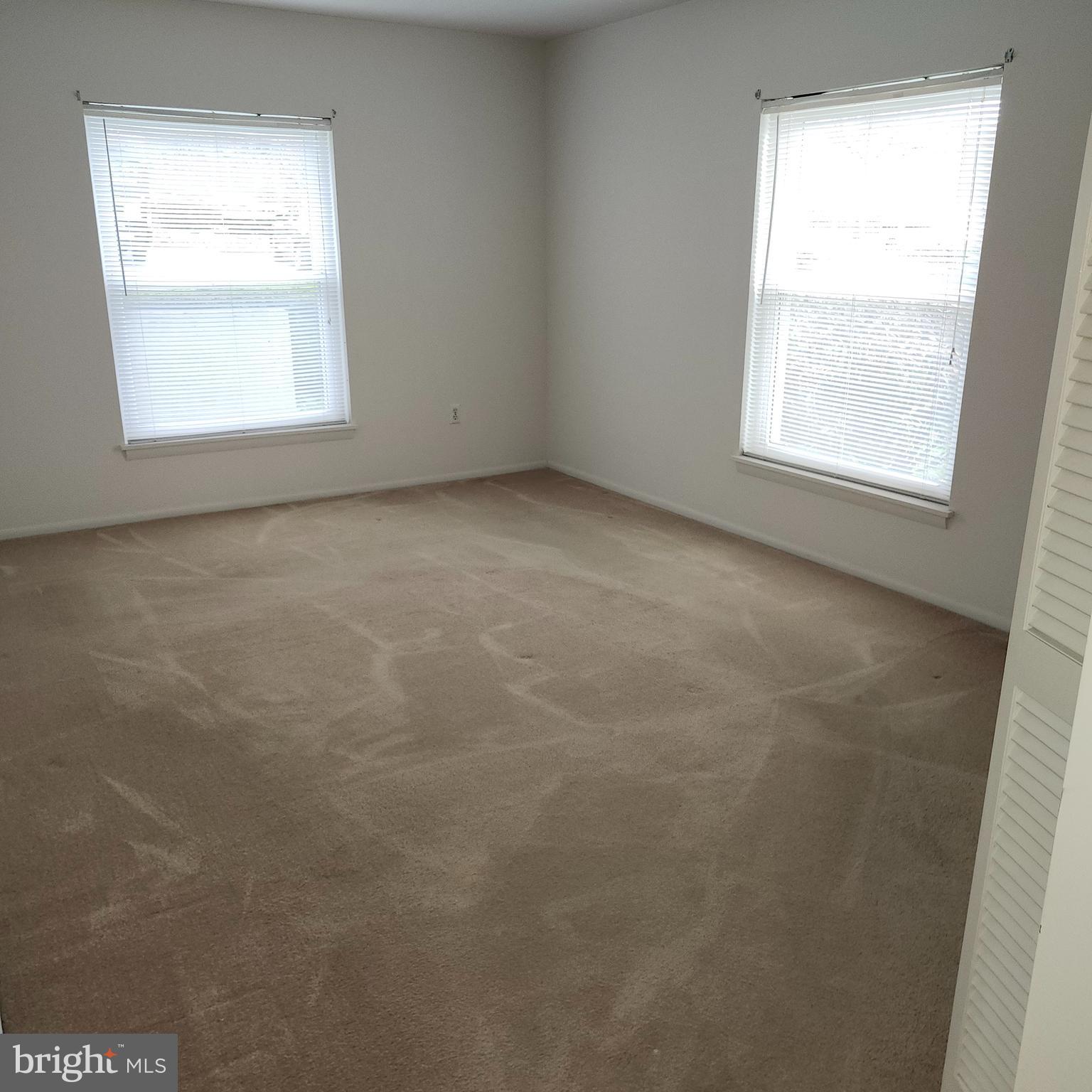 1375 Pershing Boulevard, Unit D4 Shillington, PA 19607 - Photo 4 of 5 an empty room with a window