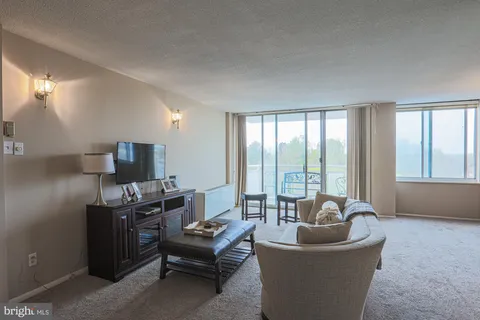 $74,900 | 6210 Park Heights Avenue, Unit 905, Baltimore, MD 21215