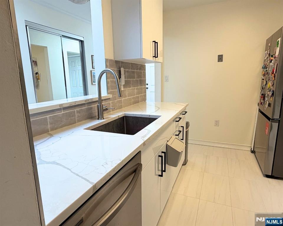 800 River Road, Unit 333 Edgewater, NJ 07020 - Photo 2 of 11 Gallery Image 2