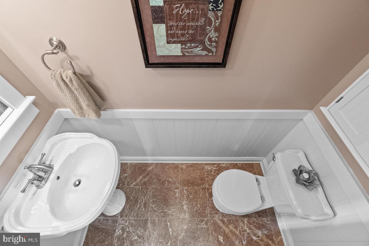 13380 Jesse Smith Road Mount Airy, MD 21771 - Photo 16 of 54 Main level half bathroom.