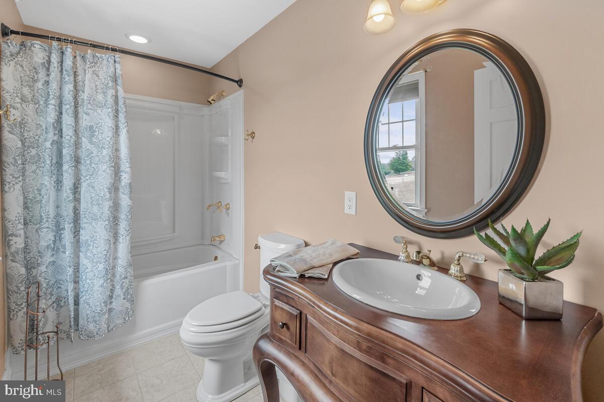 13380 Jesse Smith Road Mount Airy, MD 21771 - Photo 30 of 54 Second level bathroom