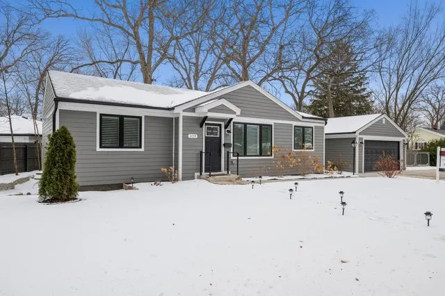 $575,000 | 1177 Ridge Road, Highland Park, IL 60035