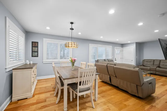 $575,000 | 1177 Ridge Road, Highland Park, IL 60035